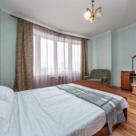 Комфортная Квартира На Метро Осокорки Kiev Esterno foto