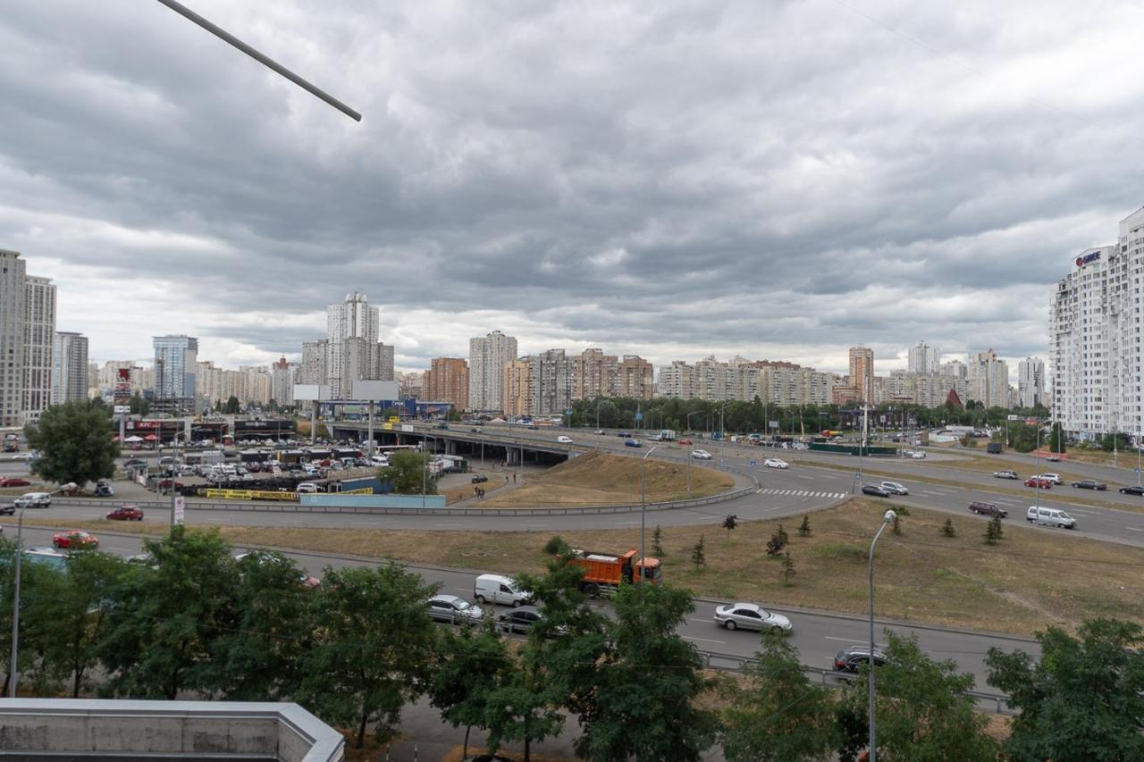 Комфортная Квартира На Метро Осокорки Kiev Esterno foto