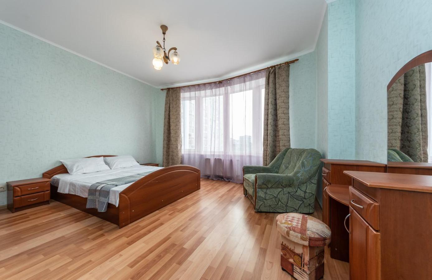 Комфортная Квартира На Метро Осокорки Kiev Esterno foto