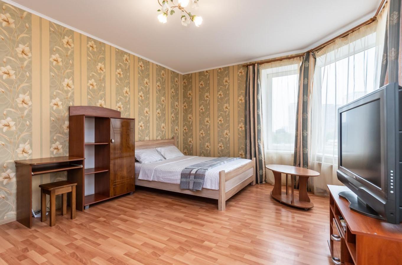 Комфортная Квартира На Метро Осокорки Kiev Esterno foto